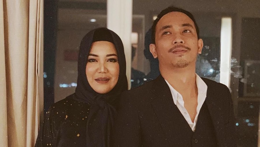Risa Saraswati Kabarkan Hamil, Netizen: Jurnalrisa Ada Member Baru! Risa Saraswati kabarkan Hamil di sebuah unggahan di Instagramnya.