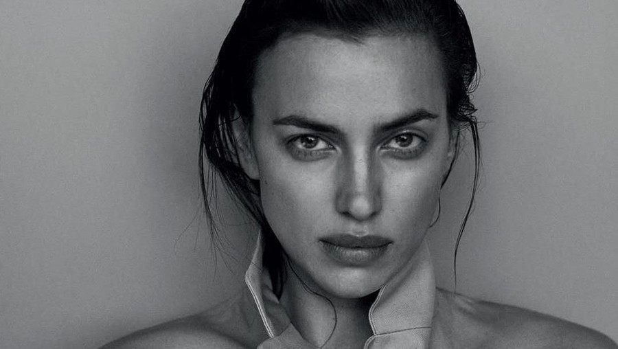 Irina Shayk tampak sibuk dalam sebuah pemotretan usai kisah cintanya kandas di tengah di jalan. 