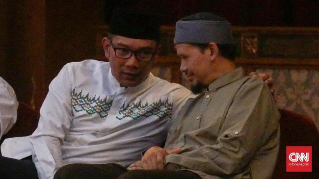 Dimediasi MUI Jabar di Gedung Pusdai Bandung, Ridwan Kamil bertemu Ustaz Baequni yang menyebut desain masjid karyanya sarat simbol illuminati.