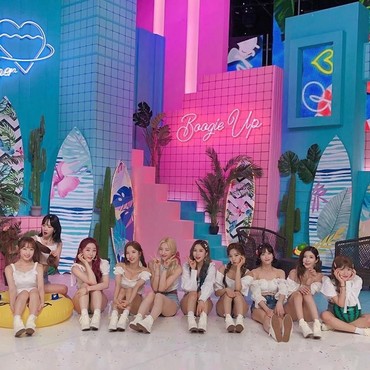 Lirik Lagu UNNATURAL - WJSN
