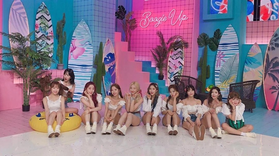 Lirik lagu Boogie Up - WJSN Cosmic Girls.