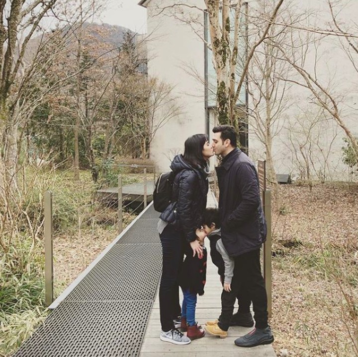 <p><em>Uppss,</em> jangan baper ya melihat kebersamaan keluarga mereka. <em>He-he-he.</em> (Foto: Instagram @renata711)</p>