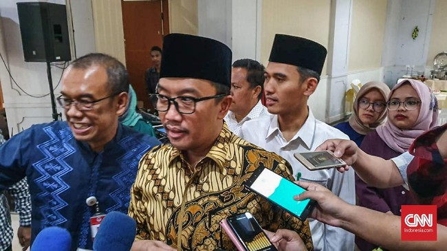 Warganet sontak terkejut dengan penetapan status tersangka terhadap Menpora Imam Nahrawi.