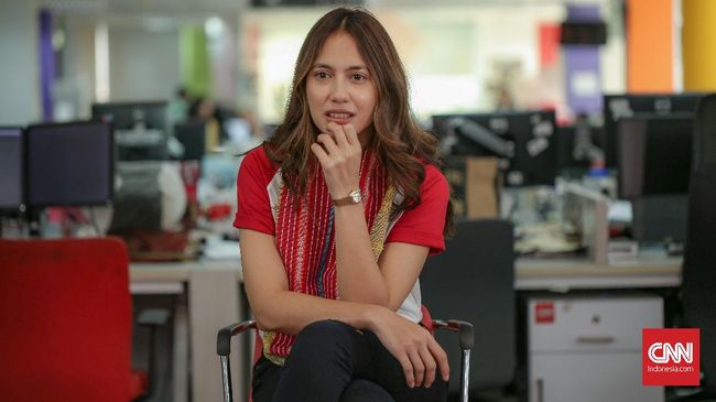 Pevita Pearce sedang sariawan dan bertanya kepada netizen cara cepat menyembuhkannya.