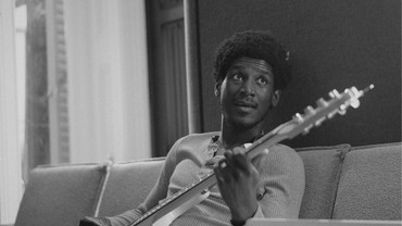 Lirik Lagu Mount Everest - Labrinth