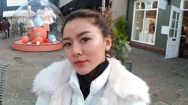 Gwen Priscilla tengah menjadi buah bibir setelah menikah dengan mantan suami Diana Pungky, Dedey Mulyawan Risyad. Berikut ini pesona kecantikan Gwen Priscilla.