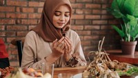 Bacaan Doa Berbuka Puasa dan Sunnah dalam Pelaksanaannya, Simak Yuk Bunda