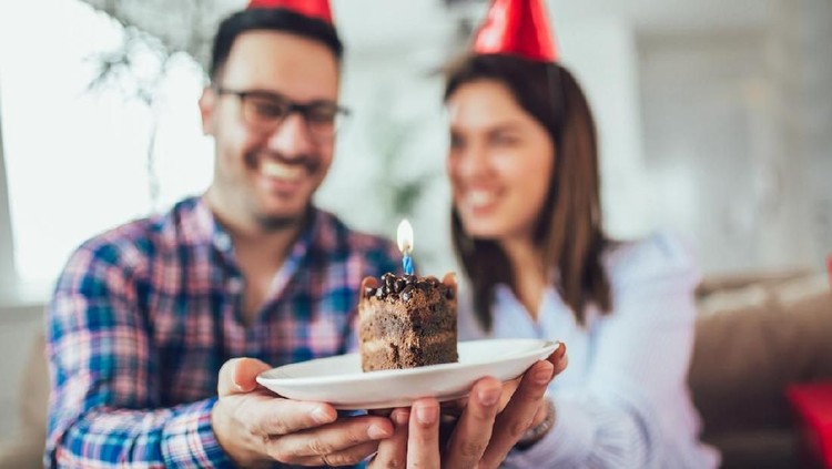 5 Inspirasi Ucapan Manis dari Ayah Saat Bunda Berulang Tahun