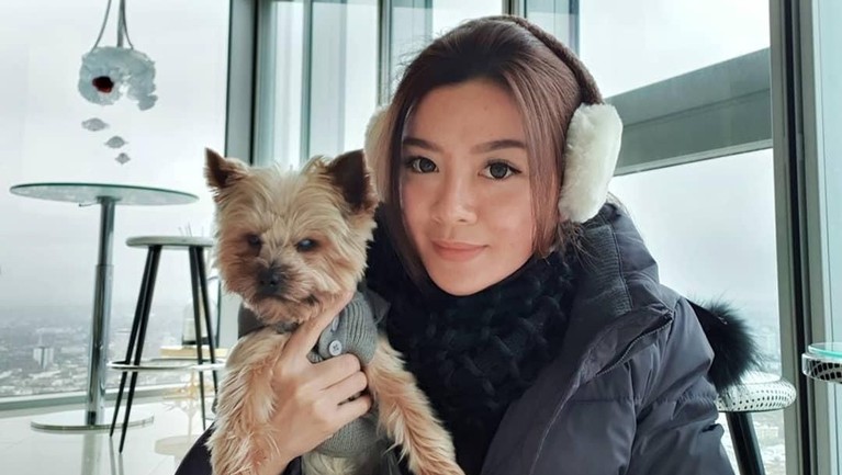 Gwen Priscilla tengah menjadi buah bibir setelah menikah dengan mantan suami Diana Pungky, Dedey Mulyawan Risyad. Berikut ini pesona kecantikan Gwen Priscilla.