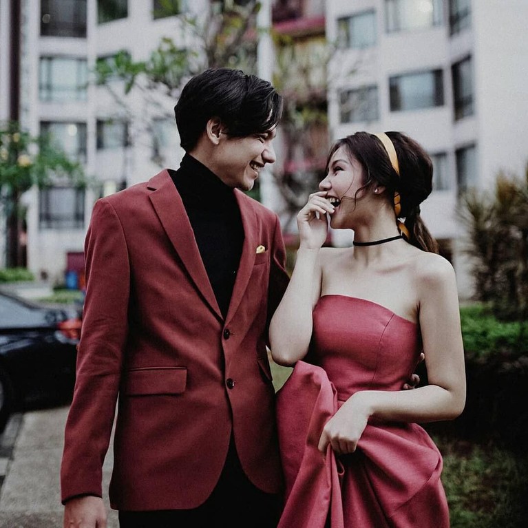 6 Foto Mesra Vanesha Prescilla-Adipati Dolken yang Tinggal Kenangan Vanesha Prescilla dikabarkan putus dari Adipati Dolken. Kabar ini cukup mengejutkan. Berikut Insertlive tampilkan 6 foto kemesraan Adipati dan Vanesha.
