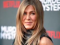 Positif Corona, Perawat Dapat Voucher Rp 160 Juta dari Jennifer Aniston