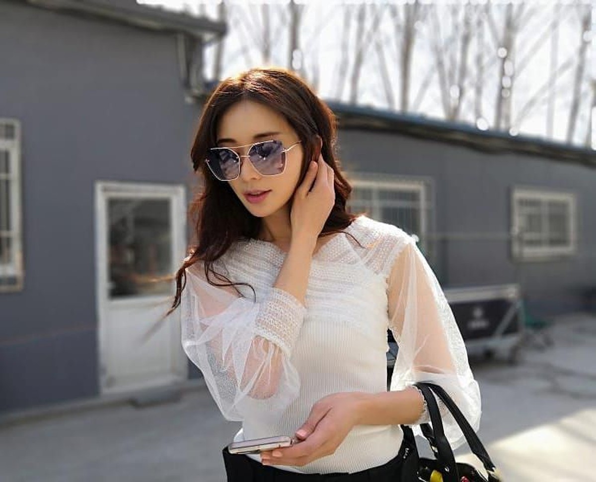 Ini dia 6 pesona Chi-lng Lin&comma; model sekaligus artis yang sukses bikin Jerry Yan patah hati&period;