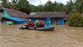 Banjir di Kendari Buat Tanggul Sungai Jebol, Ratusan Rumah Terendam