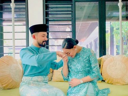 Menetap di Malaysia, Intip 8 Momen Romantis Whulandary & Suami