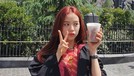 Kim Jisoo&comma; vokalis utama dari BLACKPINK kerap kepergok tampil polos alias tanpa make-up&period; Berikut adalah potret Jisoo saat tampil tanpa riasan&period;