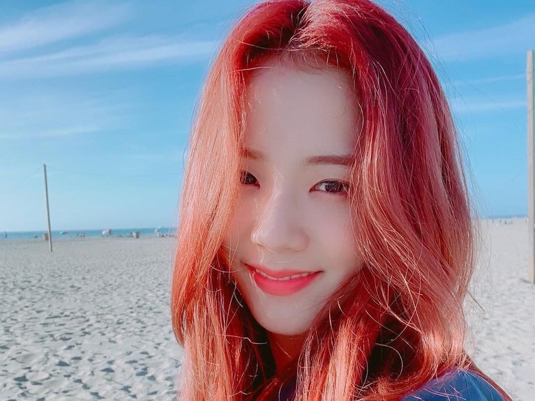 Kim Jisoo, vokalis utama dari BLACKPINK kerap kepergok tampil polos alias tanpa make-up. Berikut adalah potret Jisoo saat tampil tanpa riasan.