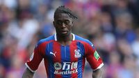 Aaron Wan-Bissaka Resmi ke MU, Ini Tahapan Tes Medis Pemain Bola