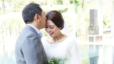 img-title Gwen Priscilla Pamer Foto Pernikahan dengan Eks Suami Diana Pungky