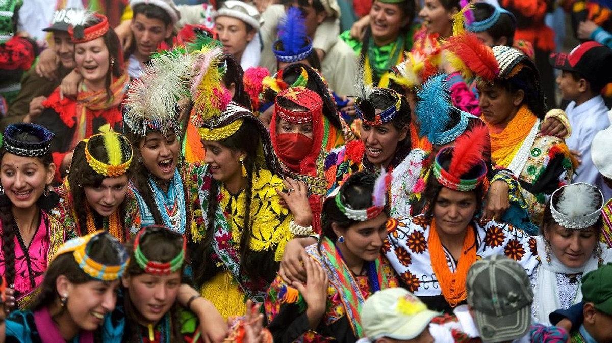 FOTO: Kaum Kalash yang Hampir Kalah oleh Zaman