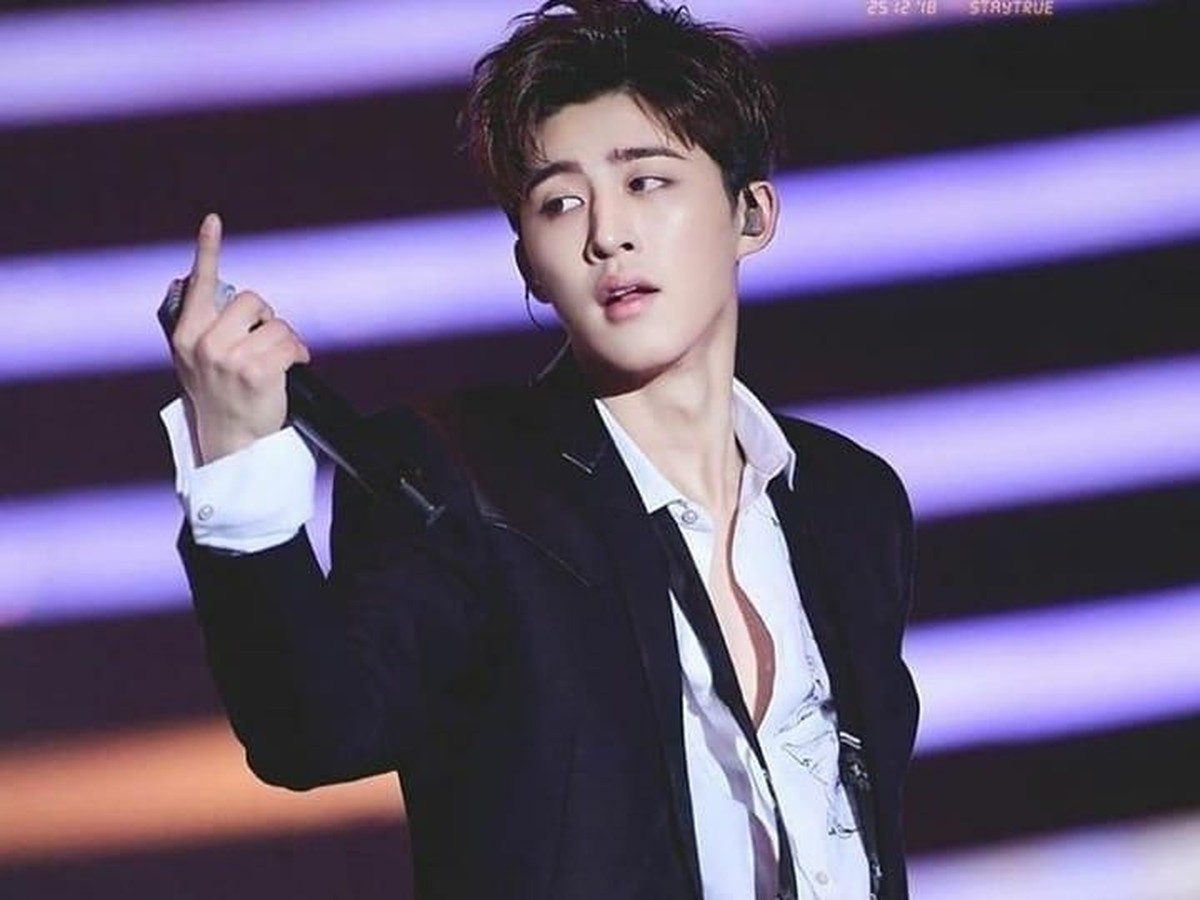 Kabar tersandungnya B&period;I iKON dalam kasus narkoba sangat menghebohkan publik Korea Selatan dan dunia&period; Banyak fans yang tidak percaya dengan kabar tersebut&period;