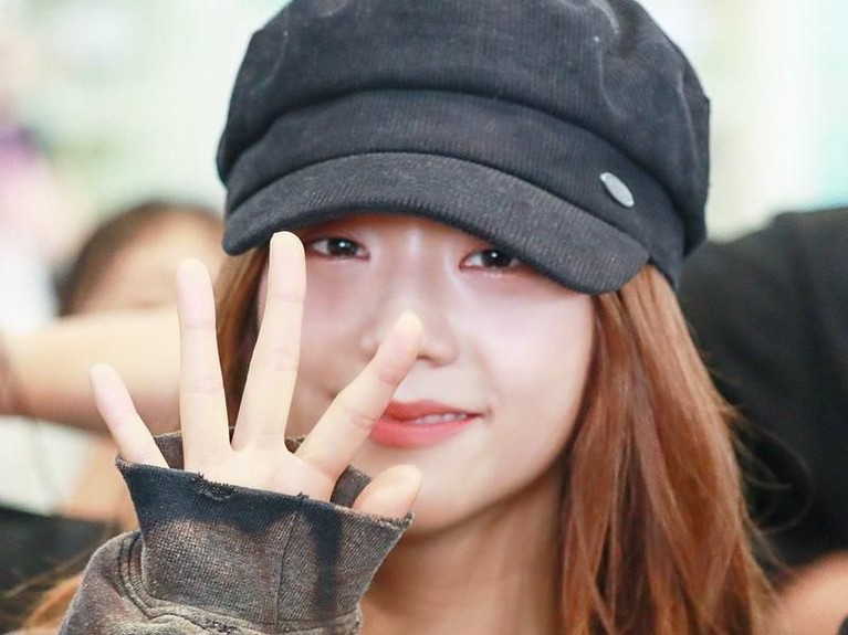 Kim Jisoo, vokalis utama dari BLACKPINK kerap kepergok tampil polos alias tanpa make-up. Berikut adalah potret Jisoo saat tampil tanpa riasan.