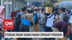 VIDEO: Stasiun Pasar Senen Masih Dipadati Pemudik