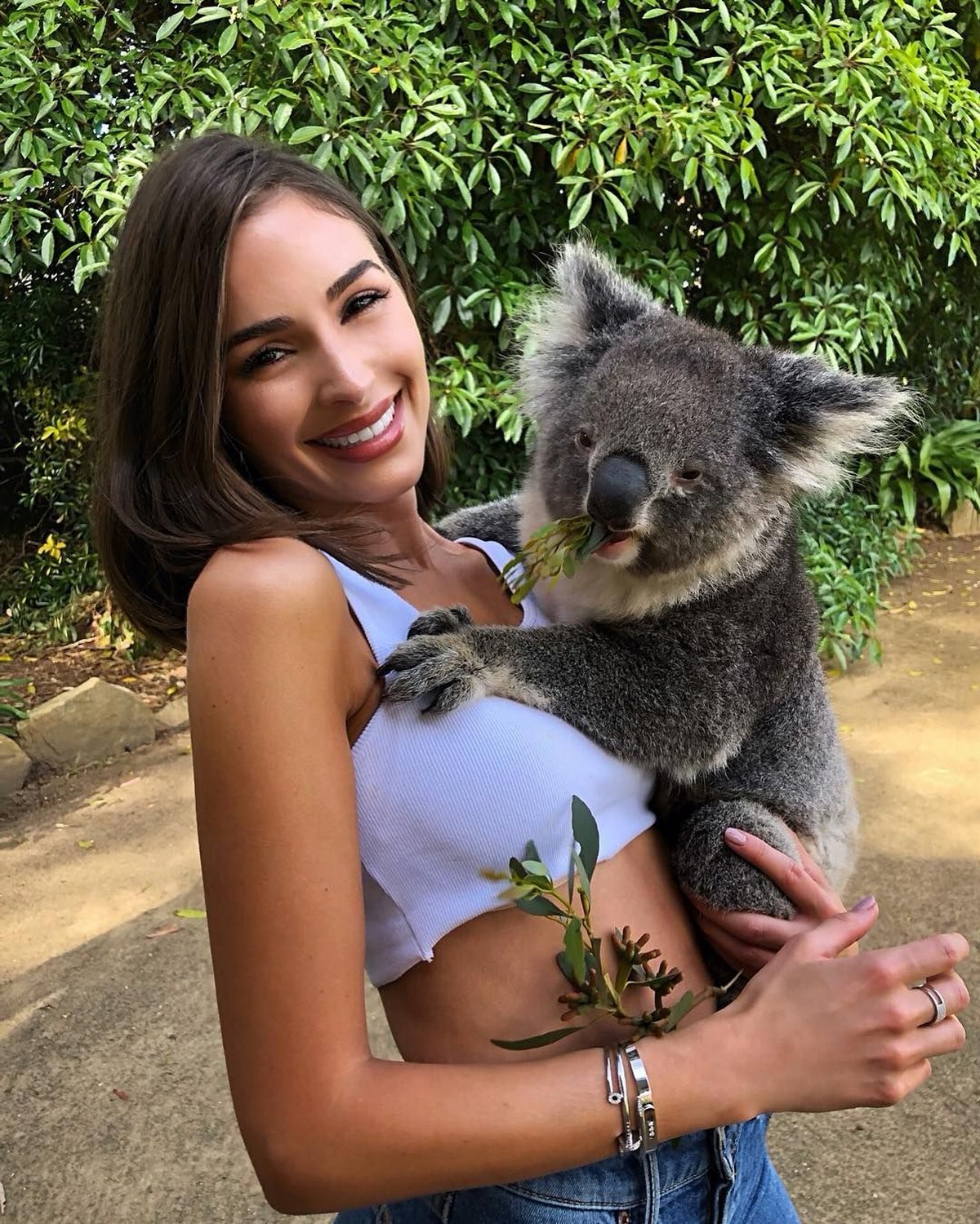 Olivia Culpo&comma; Miss Universe 2012 baru saja terpilih menjadi wanita terseksi 2019 versi majalan Maxim&period; Berikut 6 potret Olivia yang penuh pesona&period;