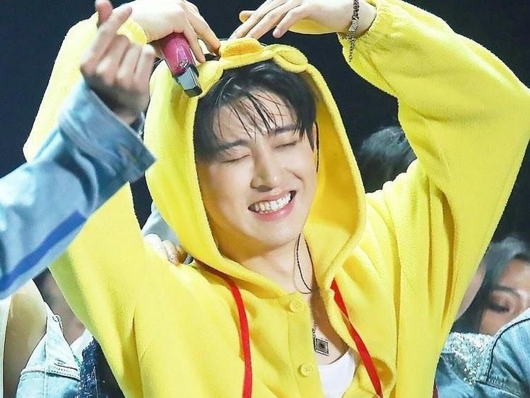 Kabar tersandungnya B.I iKON dalam kasus narkoba sangat menghebohkan publik Korea Selatan dan dunia. Banyak fans yang tidak percaya dengan kabar tersebut.