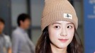 Kim Jisoo&comma; vokalis utama dari BLACKPINK kerap kepergok tampil polos alias tanpa make-up&period; Berikut adalah potret Jisoo saat tampil tanpa riasan&period;