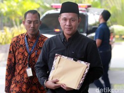 Cerita Eks Bupati Lamteng Diminta Azis Syamsuddin Fee Muluskan Anggaran