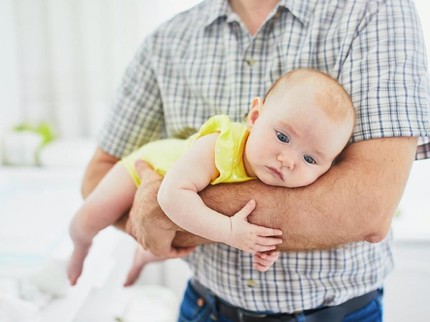 Tummy Time: Pengertian, Manfaat, dan Waktu Terbaik Melakukannya pada Bayi