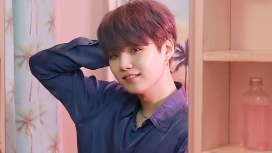 3. Suga BTS berbagi pandangan tentang perubahan diri mereka sejak debut hingga sekarang!