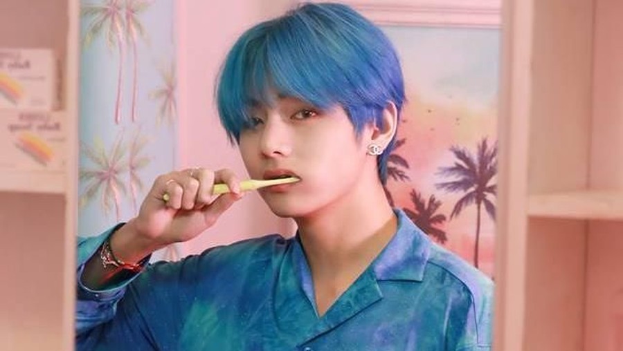 6. V BTS berbagi pandangan tentang perubahan diri mereka sejak debut hingga sekarang!