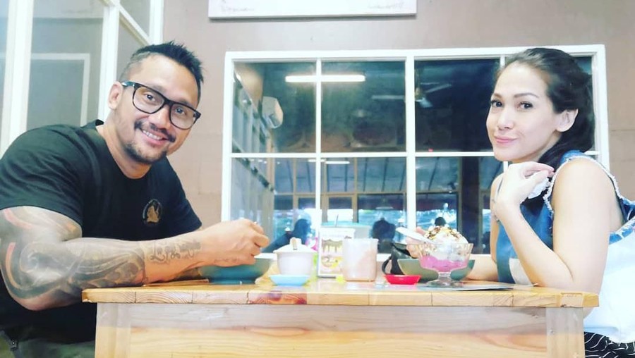 Rumah tangga Mieke Amalia dan Tora Sudiro selama ini terlihat harmonis dan jauh dari gosip yang tidak menyenangkan. Simak tipsnya.