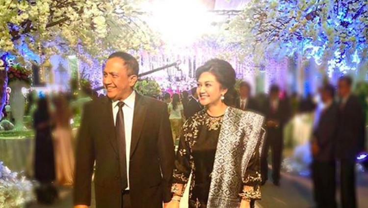 bella saphira bella saphira dan suami