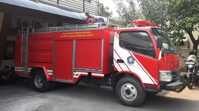 Mobil damkar menabrak seorang polisi nan sedang mengendarai sepeda motor di Kecamatan Suwawa, Kabupaten Bone Bolango, Gorontalo.