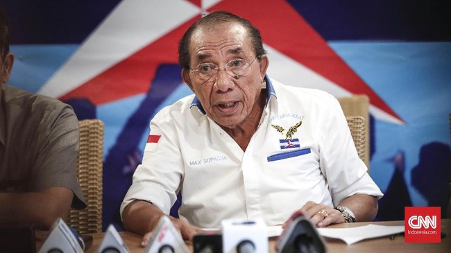 Mantan kader Partai Demokrat Max Sopacua membantah gelaran Kongres Luar Biasa (KLB) Partai Demokrat bersifat ilegal.