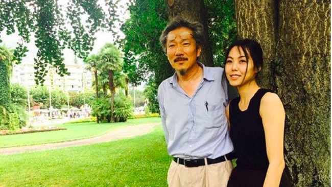 Sutradara Hong Sang Soo dan Aktris Kim Min Hee Dikaruniai Anak Pertama
