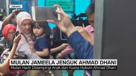 VIDEO: Mulan Jameela Jenguk Ahmad Dhani
