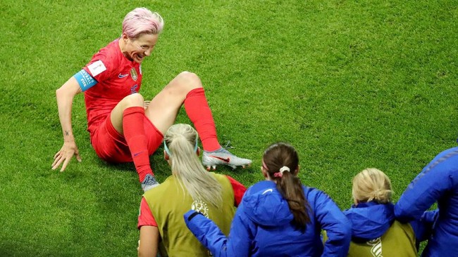 Mantan pemain timnas wanita Kanada, Kaylyn Kyle, mendapat ancaman pembunuhan usai mengkritik selebrasi berlebihan timnas wanita Amerika Serikat.