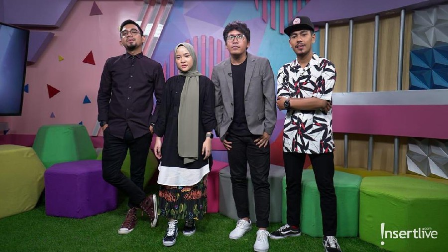 Kesuksesan Sabyan Gambus menarik simpati para produser untuk mengangkat kisah mereka ke sebuah film yang berjudul, Sabyan Menjemput Mimpi.