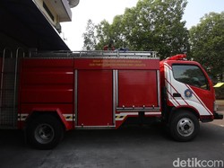 Alarm Berbunyi, Petugas Damkar Ini Nyaris Bawa Anaknya Ikut Bertugas
