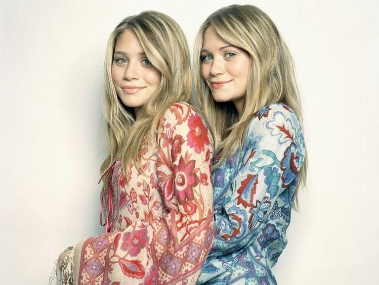 Rayakan Ulang Tahun 'Olsen Twins', Intip Potret Fesyen Mereka! Intip potret fesyen Mary-Kate, Ashley Olsen yang sedang berulang tahun hari ini!