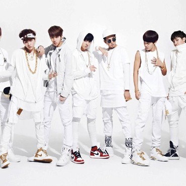 BTS Jalani Wajib Militer Bersama?