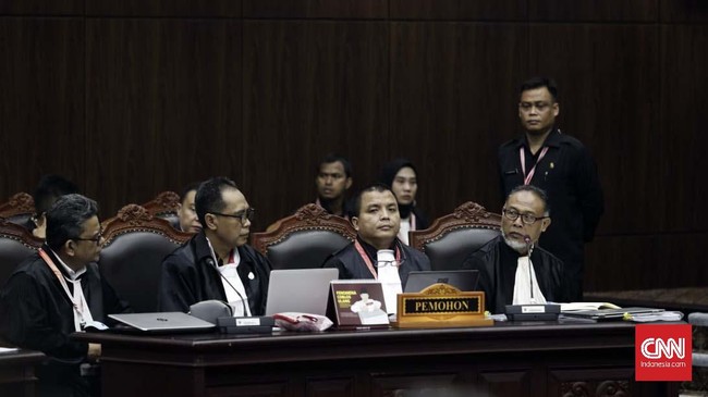 Kuasa Hukum Prabowo-Sandiaga Uno, Teuku Nasrullah, menyatakan wewenang MK tak terbatas pada mengadili perselisihan suara dalam Pilpres 2019.