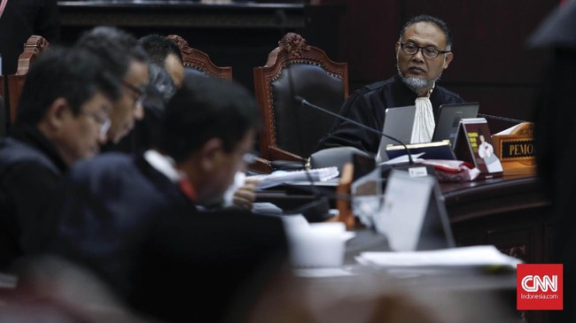 Tim Hukum Prabowo-Sandi berharap Mahkamah Konstitusi melakukan terobosan dalam hal perlindungan saksi dan ahli di sidang sengketa Pilpres 2019.
