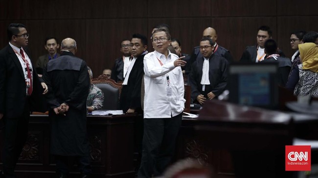 Wakil Ketua TKN Arsul SAni mengakui pada 22 dan 23 lalu Jokowi dan Prabowo diketahui sama-sama berada di Bangkok, namun keduanya tak saling bertemu.