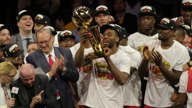 Sebanyak lima catatan monumental mewarnai pesta juara Toronto Raptors menjadi juara liga basket Amerika Serikat NBA 2019.