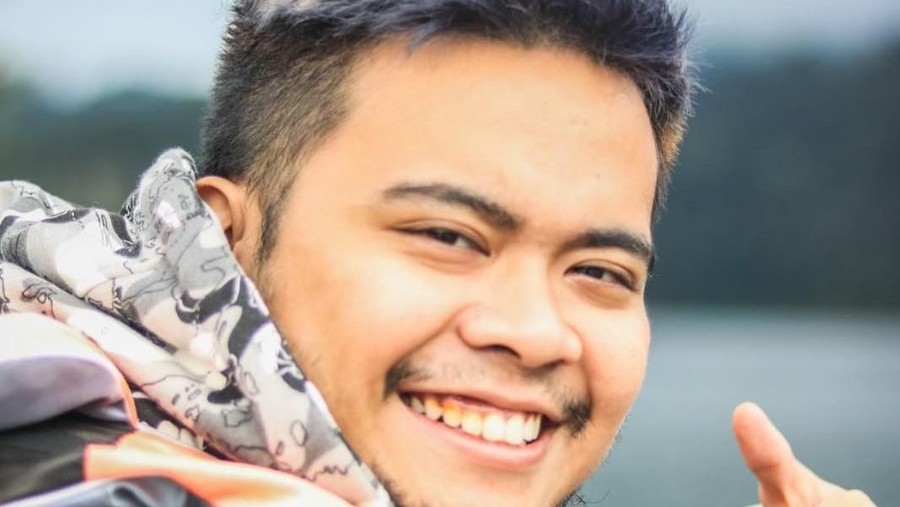 Diserbu Netizen Setelah Unggah Foto, Reza Smash: Sengaja Nggak Gubris Unggahan foto milik Reza Smash menjadi bulan-bulanan netizen, ini klarifikasi Reza.
