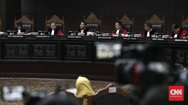 Pengguna internet merespons sidang gugatan sengketa hasil Pemilihan Presiden 2019 melalui tagar #KawalSidangMKdenganDamai melalui lini masa Twitter.